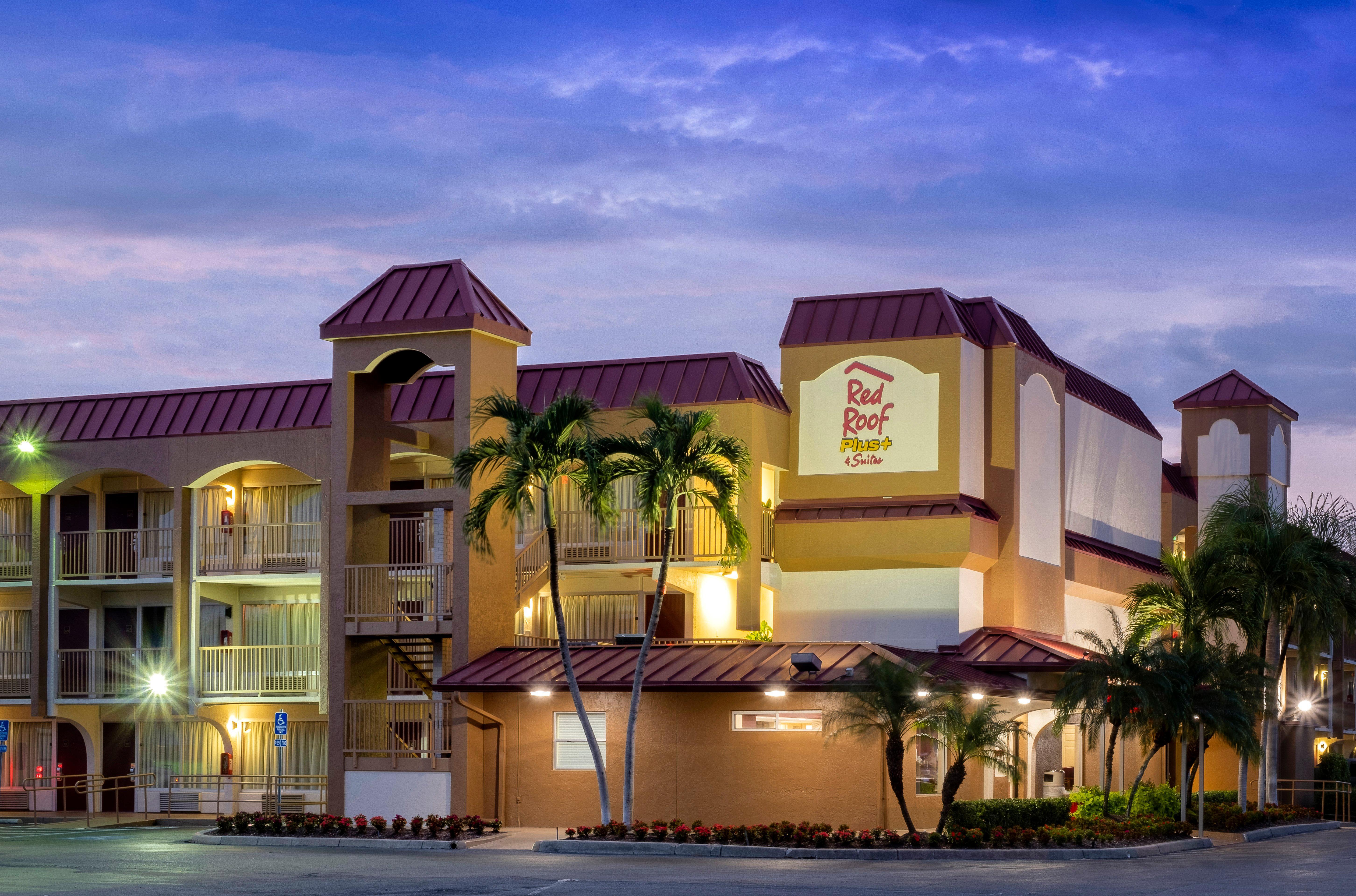 Red Roof Inn Plus+ & Suites Naples Downtown-5Th Ave S Ngoại thất bức ảnh