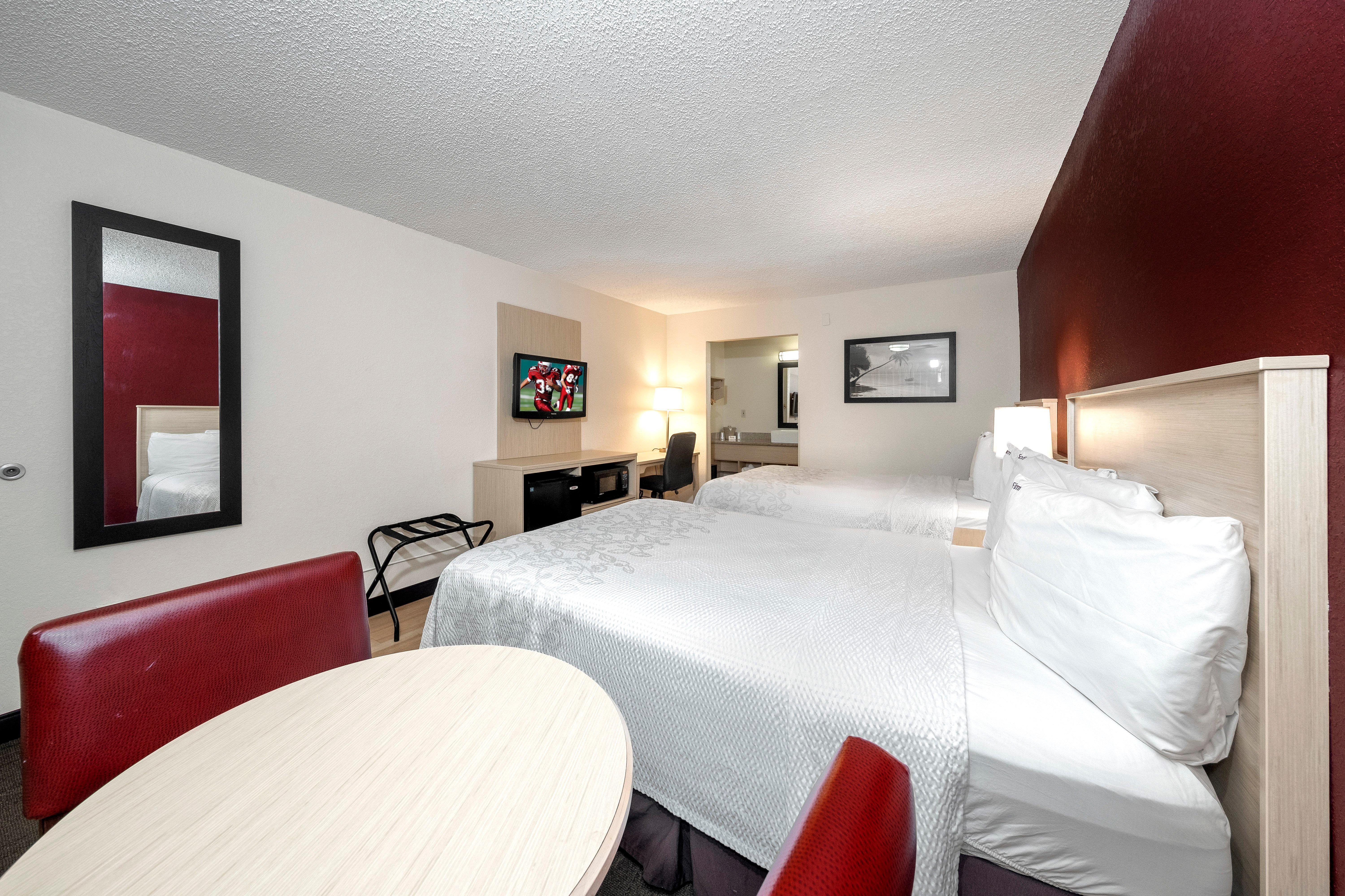 Red Roof Inn Plus+ & Suites Naples Downtown-5Th Ave S Ngoại thất bức ảnh