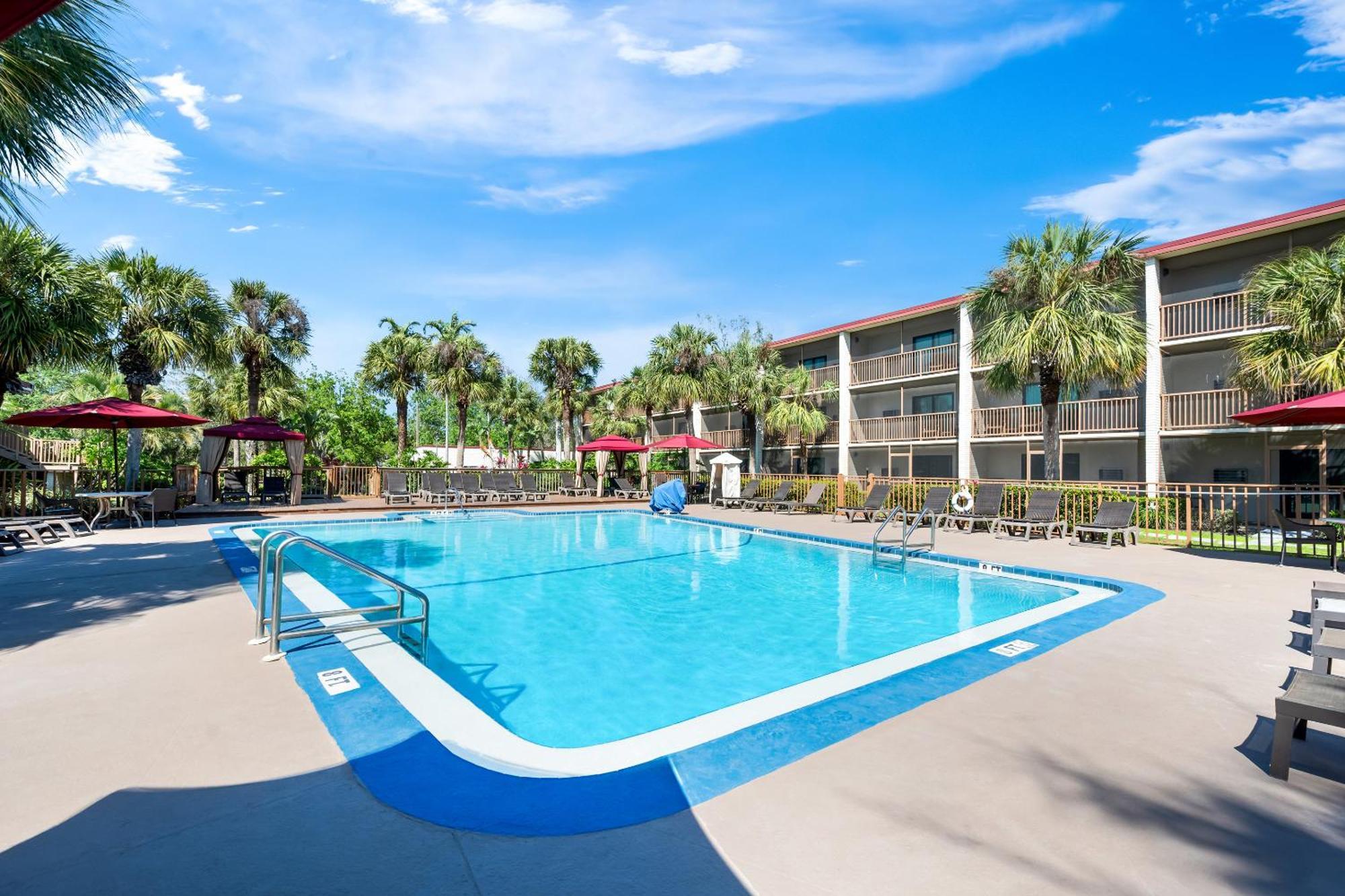 Red Roof Inn Plus+ & Suites Naples Downtown-5Th Ave S Ngoại thất bức ảnh