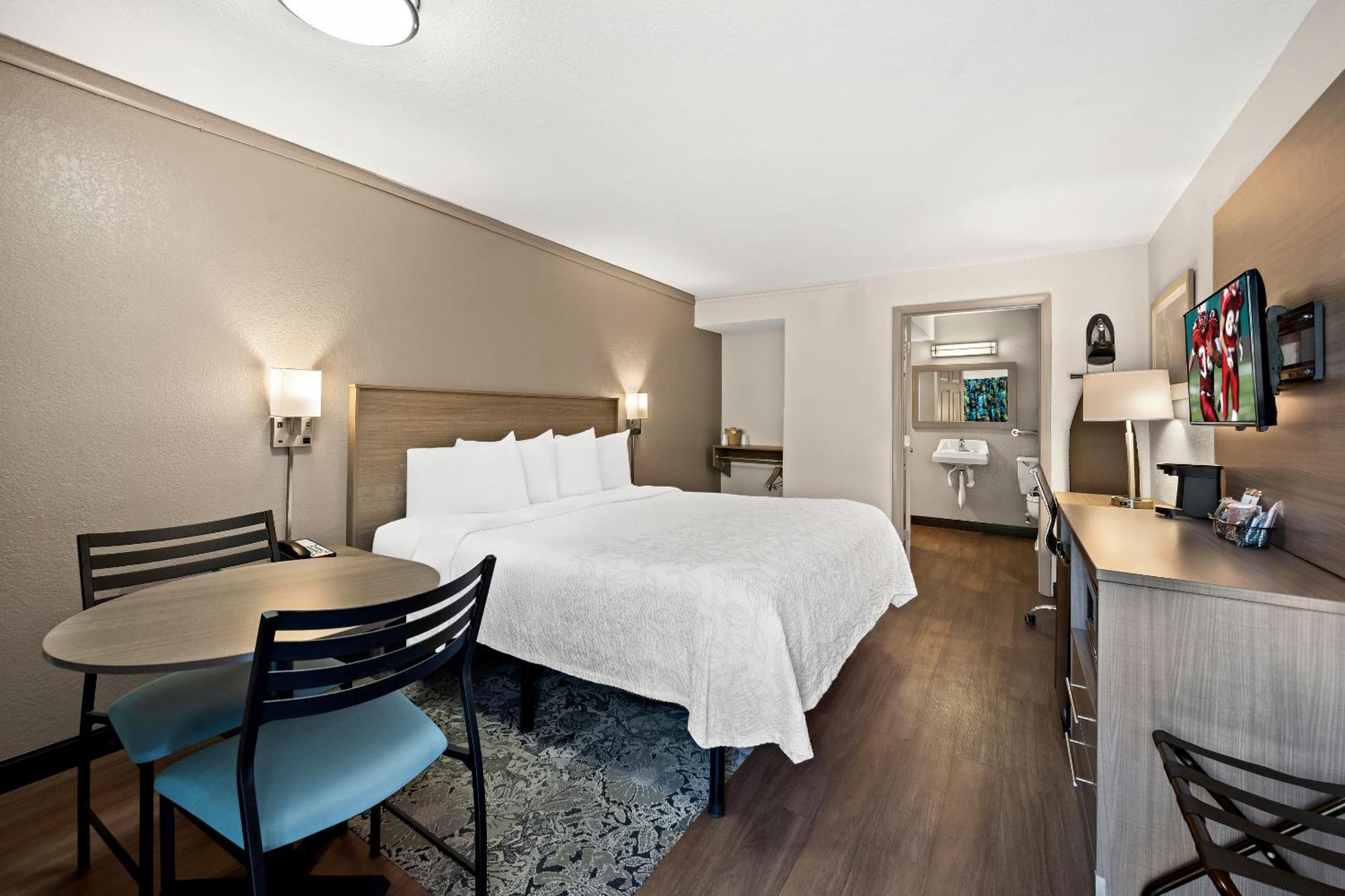 Red Roof Inn Plus+ & Suites Naples Downtown-5Th Ave S Ngoại thất bức ảnh