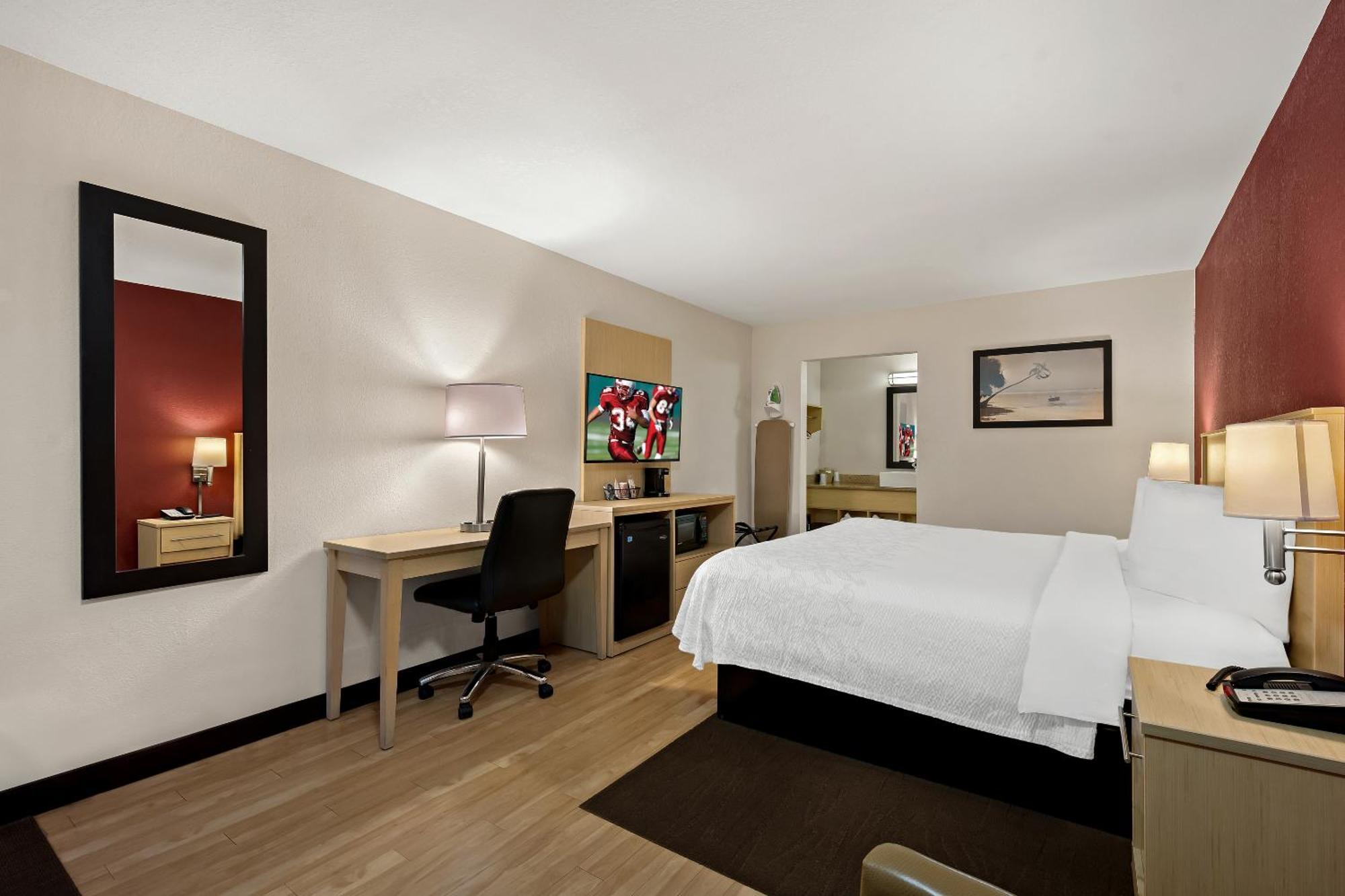 Red Roof Inn Plus+ & Suites Naples Downtown-5Th Ave S Ngoại thất bức ảnh